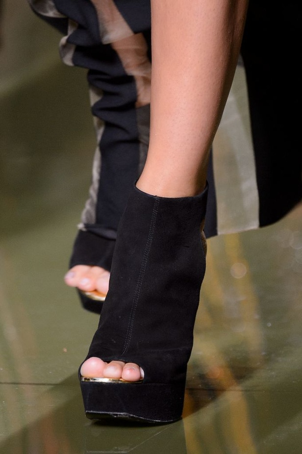 عرض أزياء Balmain لصيف وربيع ٢٠١٧ !