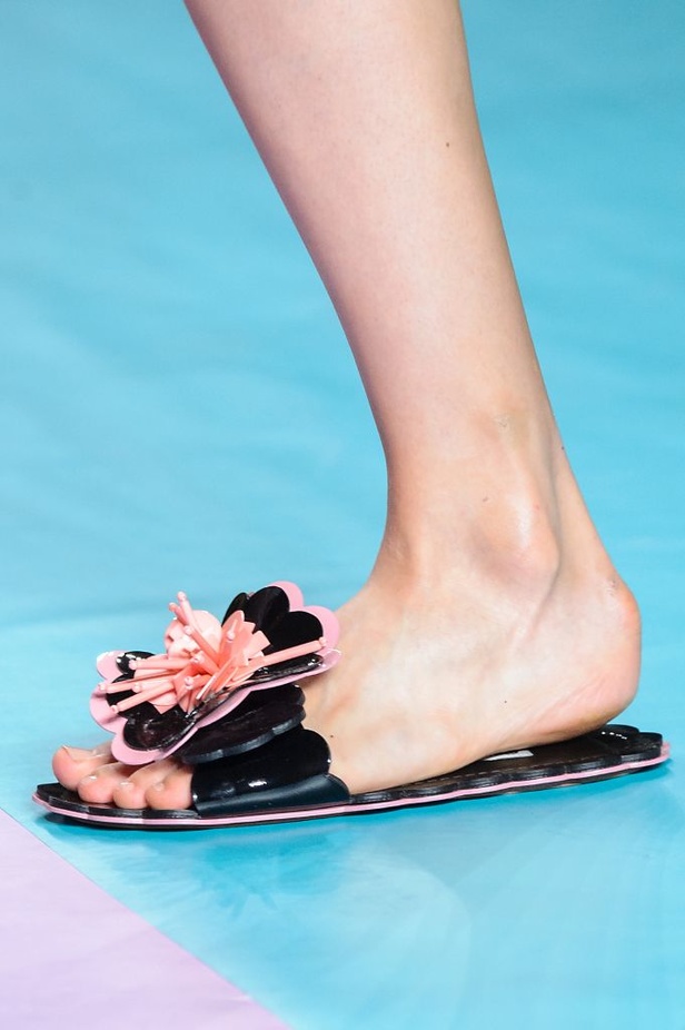 مجموعة Miu Miu لربيع وصيف ٢٠١٧ !