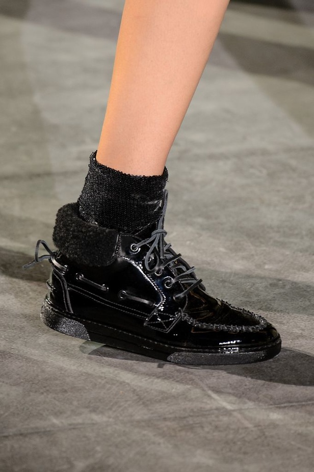 مجموعة “سان لوران” لموسم ربيع وصيف 2017 