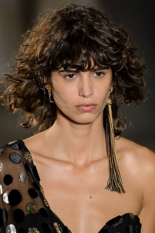 مجموعة “سان لوران” لموسم ربيع وصيف 2017 