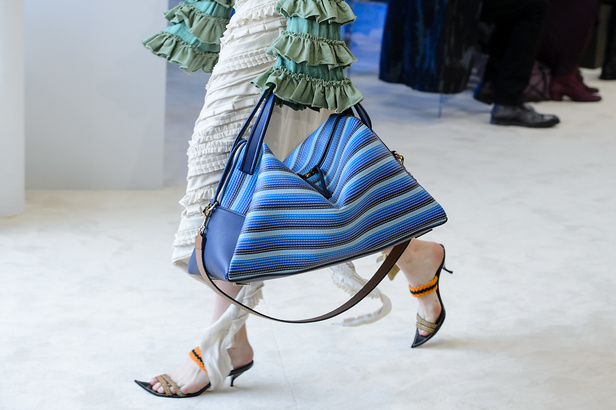 مجموعة Loewe لربيع وصيف ٢٠١٧ !