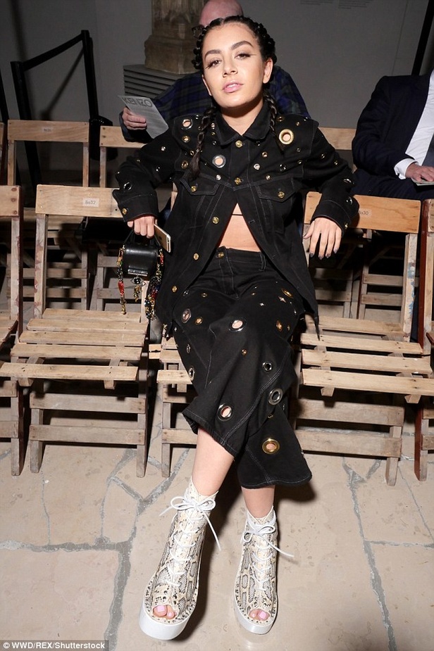 مجموعة kenzo لربيع وصيف ٢٠١٧ !