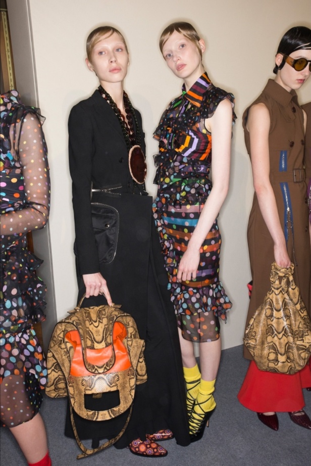 مجموعة جيفنشي لموسم ربيع وصيف 2017