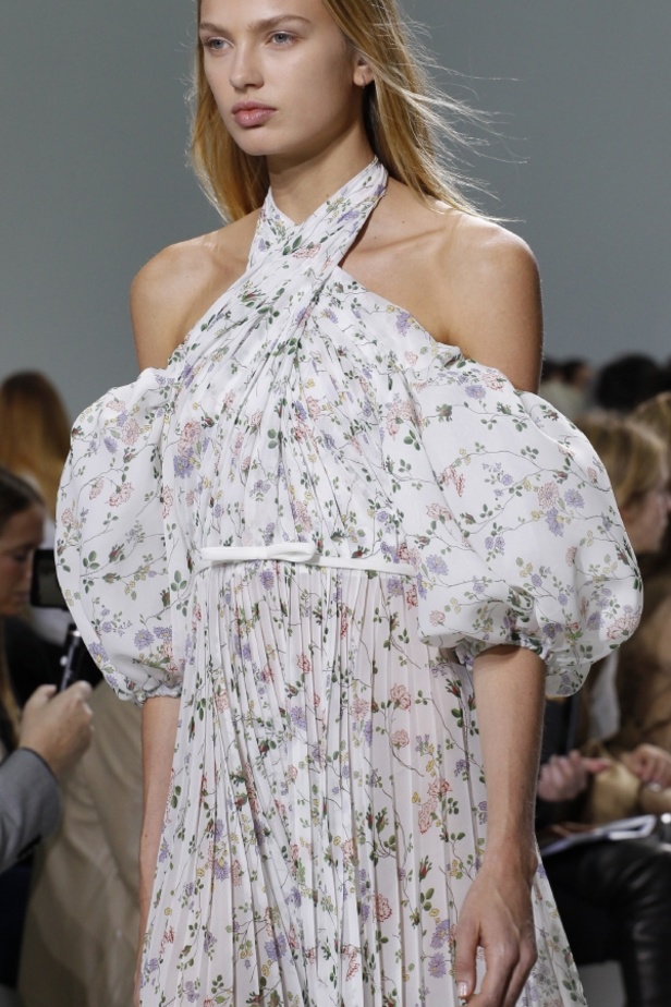 مجموعة Giambattista Valli لربيع وصيف ٢٠١٧ !