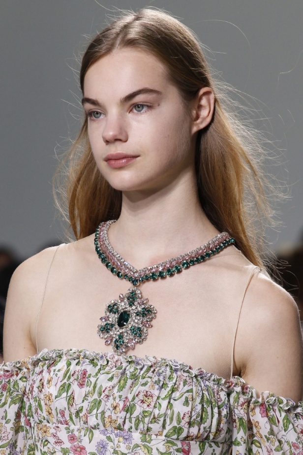 مجموعة Giambattista Valli لربيع وصيف ٢٠١٧ !