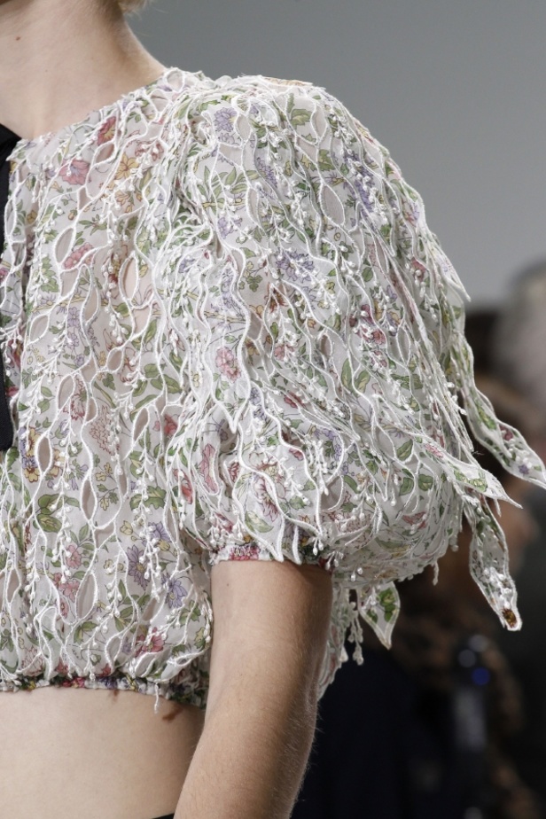 مجموعة Giambattista Valli لربيع وصيف ٢٠١٧ !