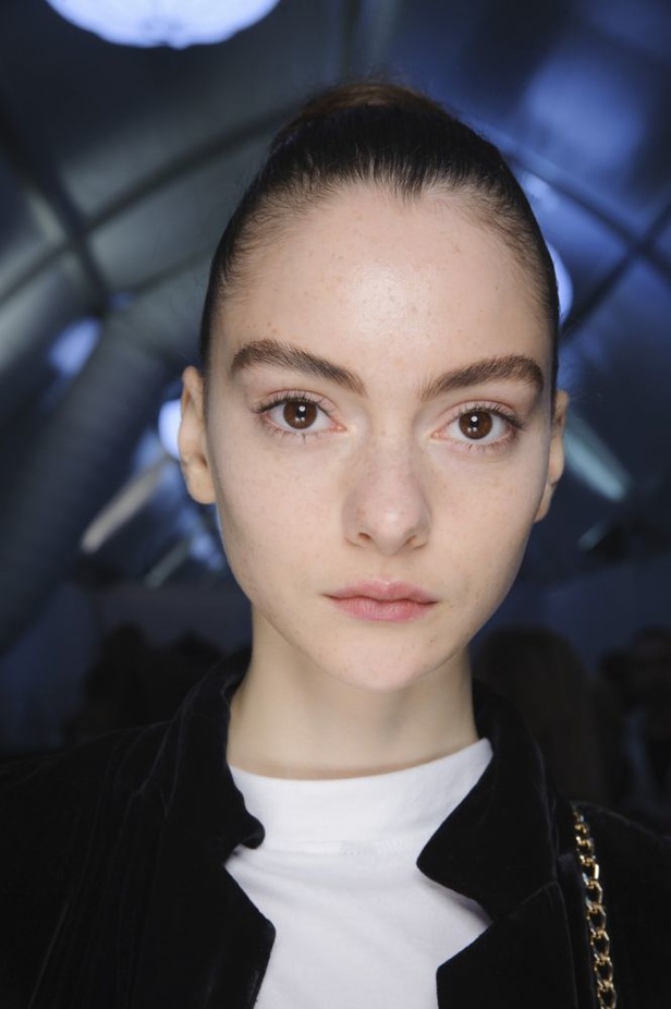 عرض أزياء "ديور" لموسم ربيع وصيف 2017