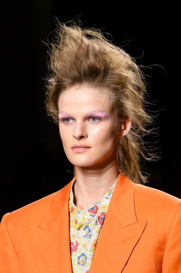 مجموعة “اندريا كرونثالر" لـ "فيفيان ويستوود” لموسم ربيع وصيف 2017