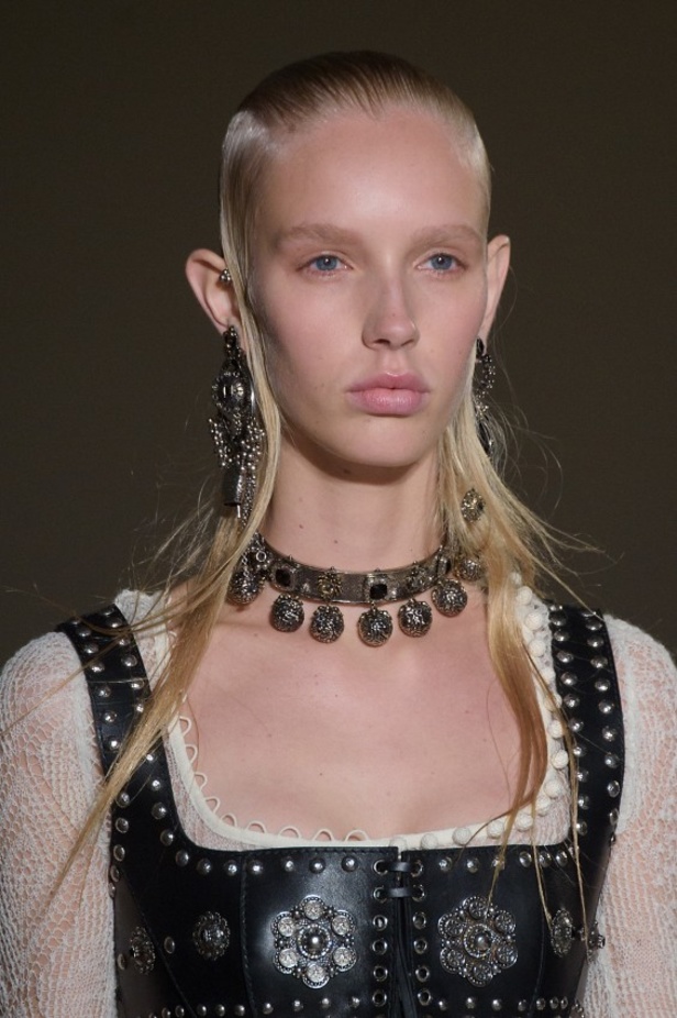 مجموعة “الكسندر مكوين” لموسم ربيع وصيف 2017