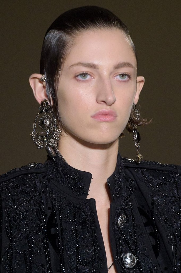 مجموعة “الكسندر مكوين” لموسم ربيع وصيف 2017