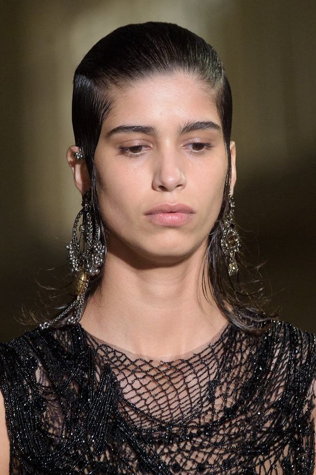 مجموعة “الكسندر مكوين” لموسم ربيع وصيف 2017