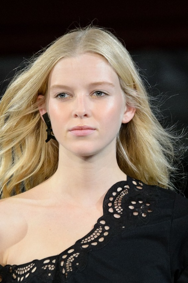 مجموعة Alexis Mabille للأزياء الفاخرة لخريف ٢٠١٦