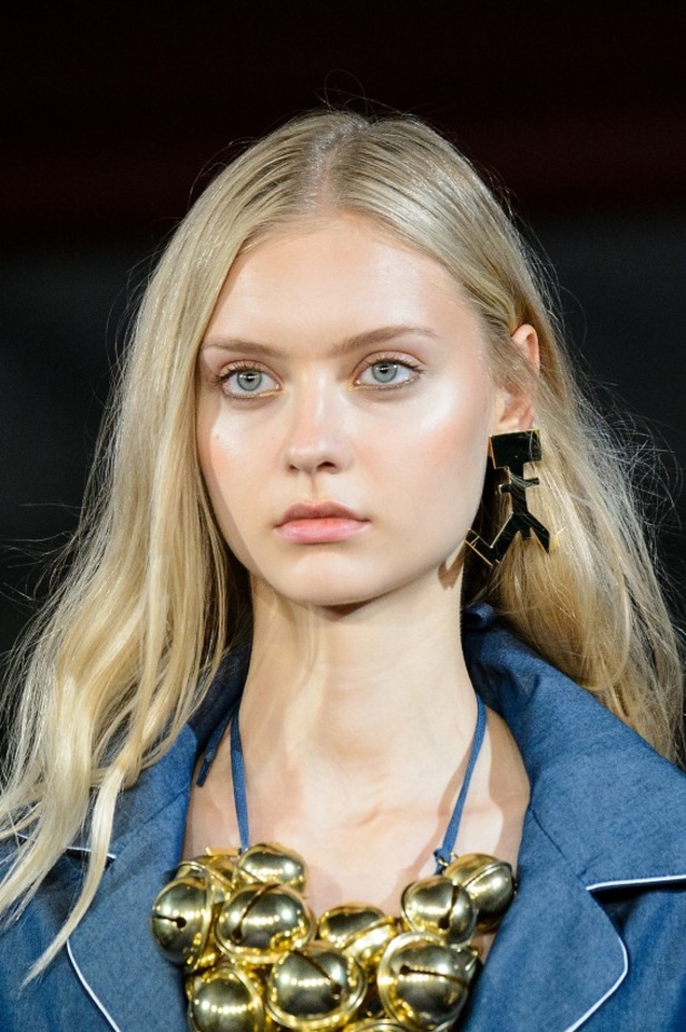 مجموعة Alexis Mabille للأزياء الفاخرة لخريف ٢٠١٦