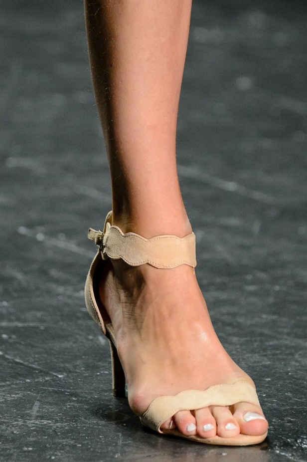 مجموعة Tadashi Shoji لربيع وصيف ٢٠١٧ !