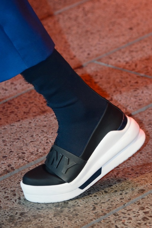 مجموعة DKNY لربيع وصيف 2017..