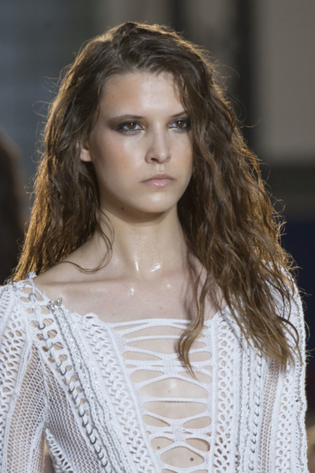 مجموعة جوليان ماكدونالد لموسم ربيع وصيف 2017