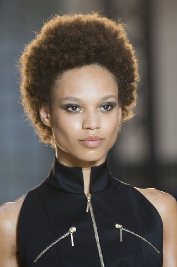 مجموعة جوليان ماكدونالد لموسم ربيع وصيف 2017