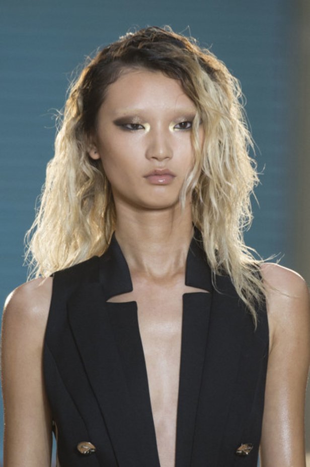 مجموعة جوليان ماكدونالد لموسم ربيع وصيف 2017