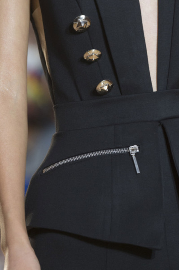 مجموعة جوليان ماكدونالد لموسم ربيع وصيف 2017