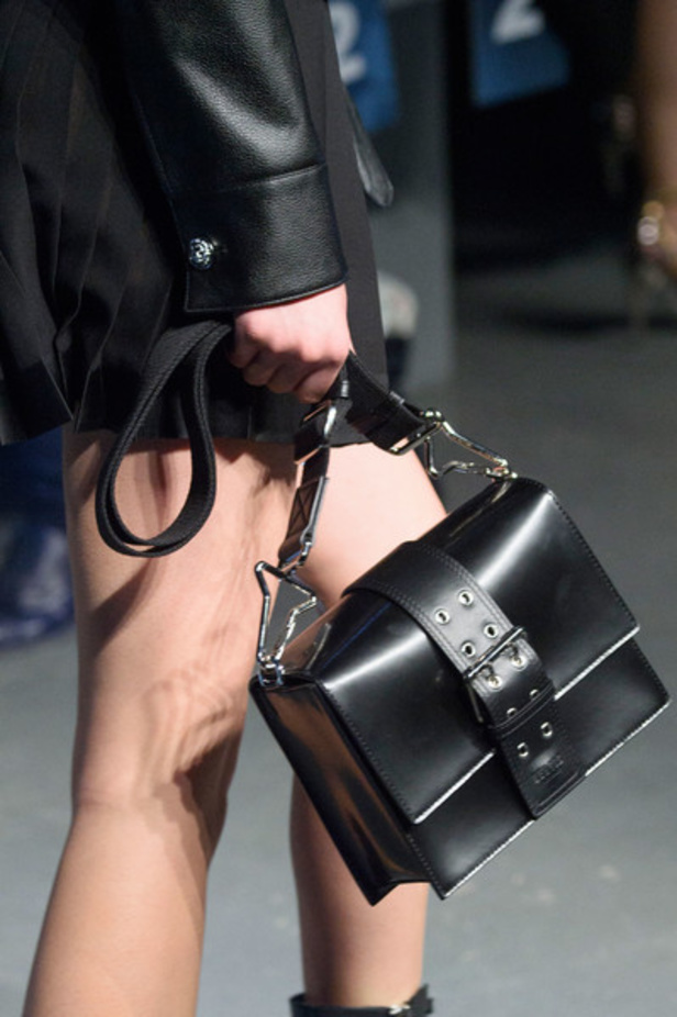 مجموعة فرسوس فيرساتشي لموسم ربيع وصيف 2017