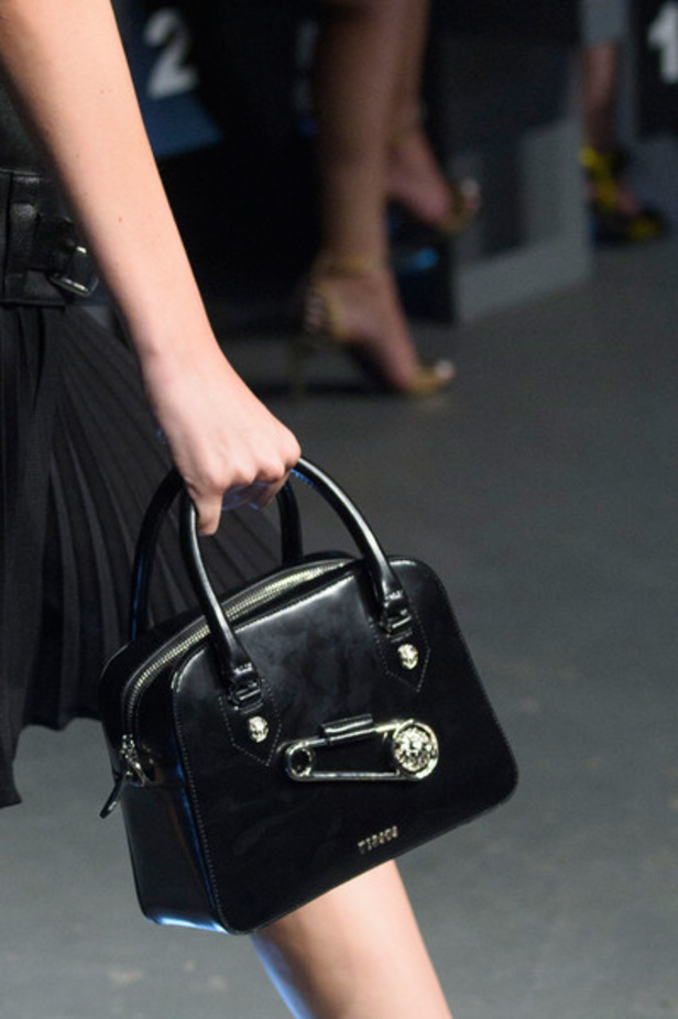 مجموعة فرسوس فيرساتشي لموسم ربيع وصيف 2017