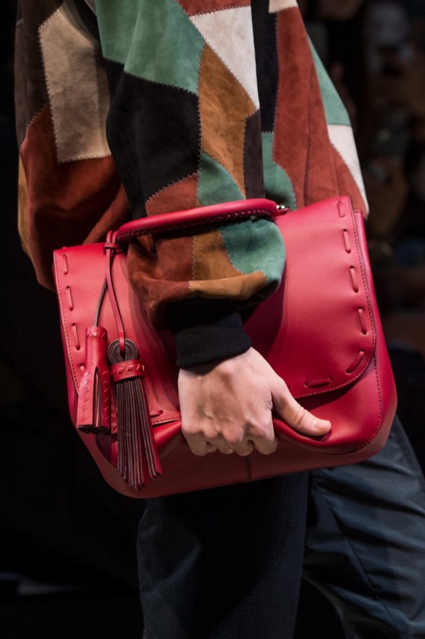 عرض أزياء "ماكس مارا" لموسم ربيع وصيف 2017