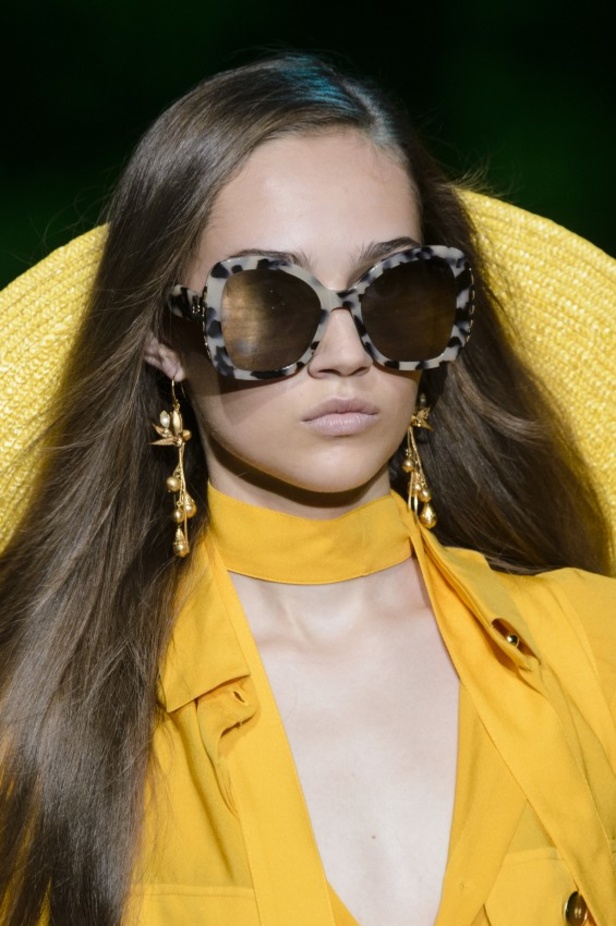 مجموعة ايلي صعب لربيع وصيف 2018 في باريس 