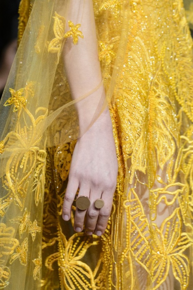 مجموعة ايلي صعب لربيع وصيف 2018 في باريس 