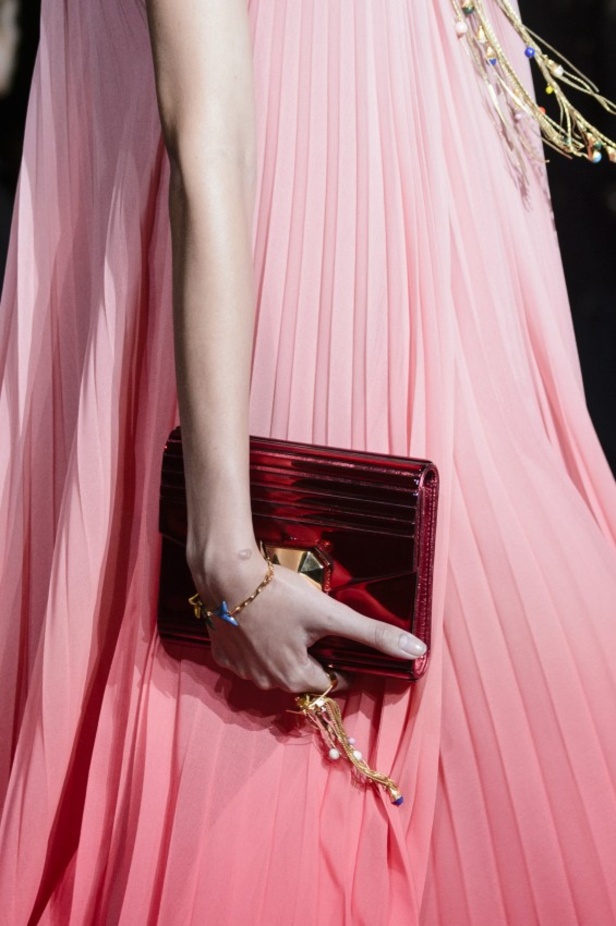 مجموعة ايلي صعب لربيع وصيف 2018 في باريس 