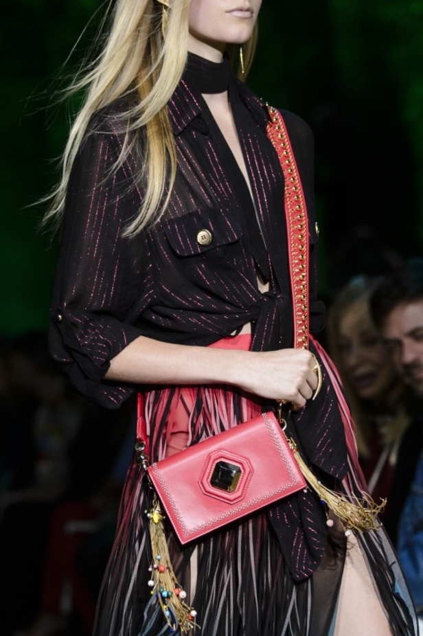 مجموعة ايلي صعب لربيع وصيف 2018 في باريس 