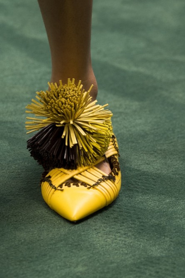 عرض أزياء Carven للأزياء الجاهزة لربيع وصيف 2018 !