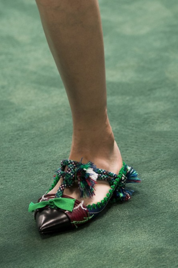 عرض أزياء Carven للأزياء الجاهزة لربيع وصيف 2018 !