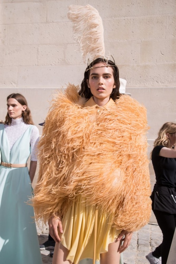 عرض أزياء Nina Ricci لموسم ربيع وصيف ٢٠١٨ !