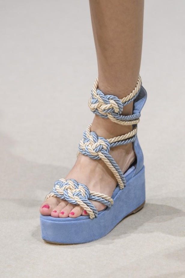 ازياء من عرض أليكسيس مابيل باسبوع الموضة في باريس