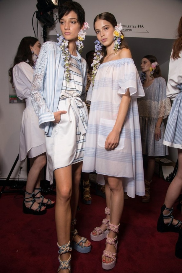 ازياء من عرض أليكسيس مابيل باسبوع الموضة في باريس