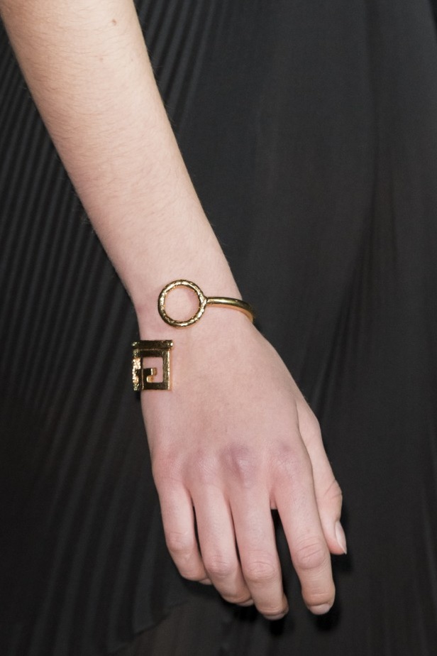 الكلاسيكية في مجموعة Givenchy لربيع وصيف 2018 في باريس