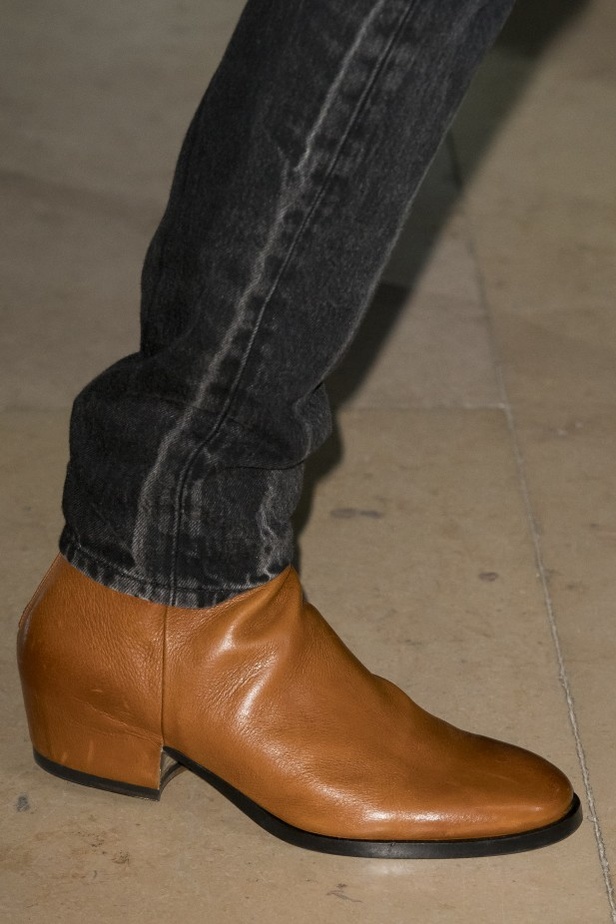 الكلاسيكية في مجموعة Givenchy لربيع وصيف 2018 في باريس