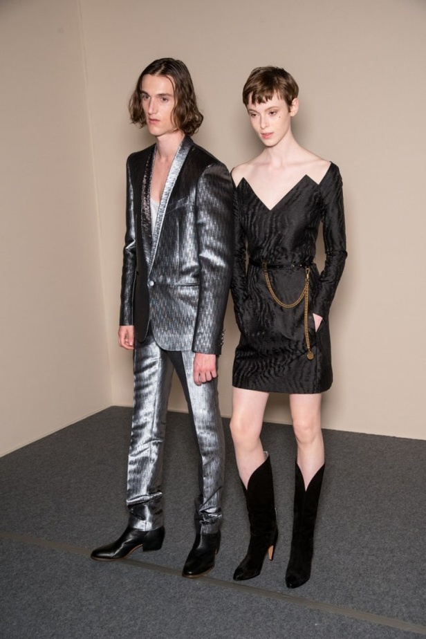 الكلاسيكية في مجموعة Givenchy لربيع وصيف 2018 في باريس