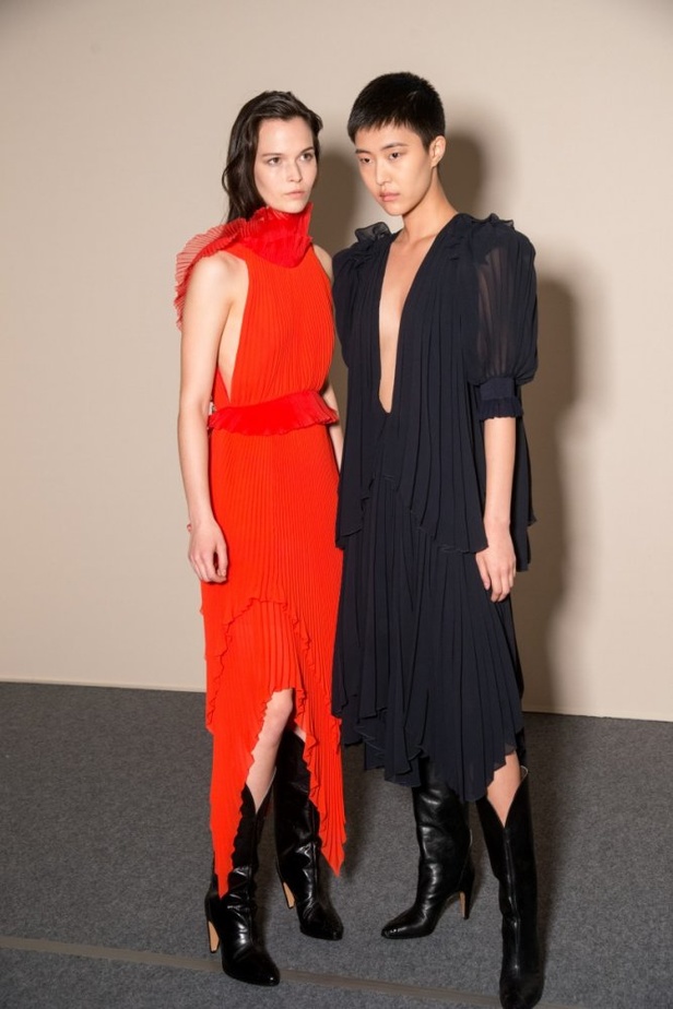 الكلاسيكية في مجموعة Givenchy لربيع وصيف 2018 في باريس