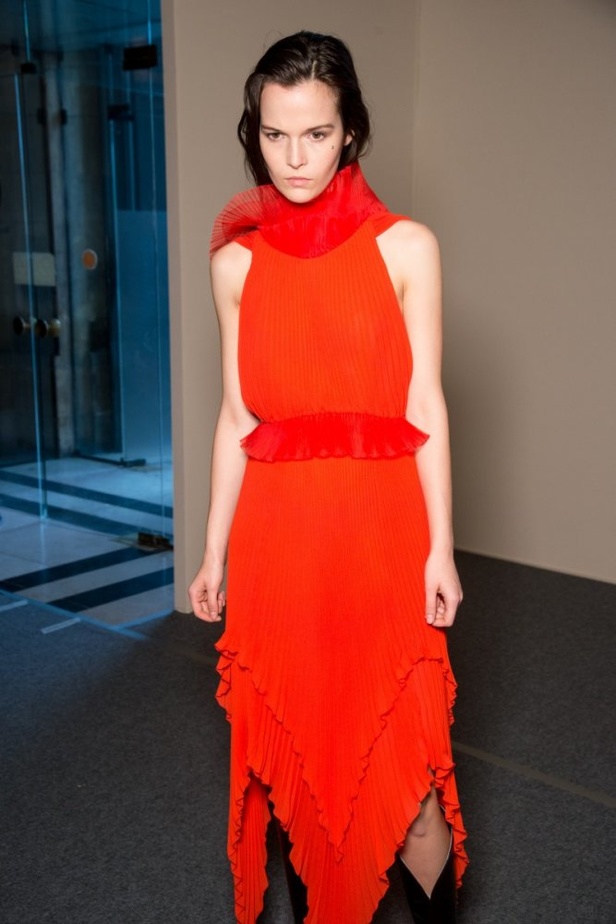 الكلاسيكية في مجموعة Givenchy لربيع وصيف 2018 في باريس