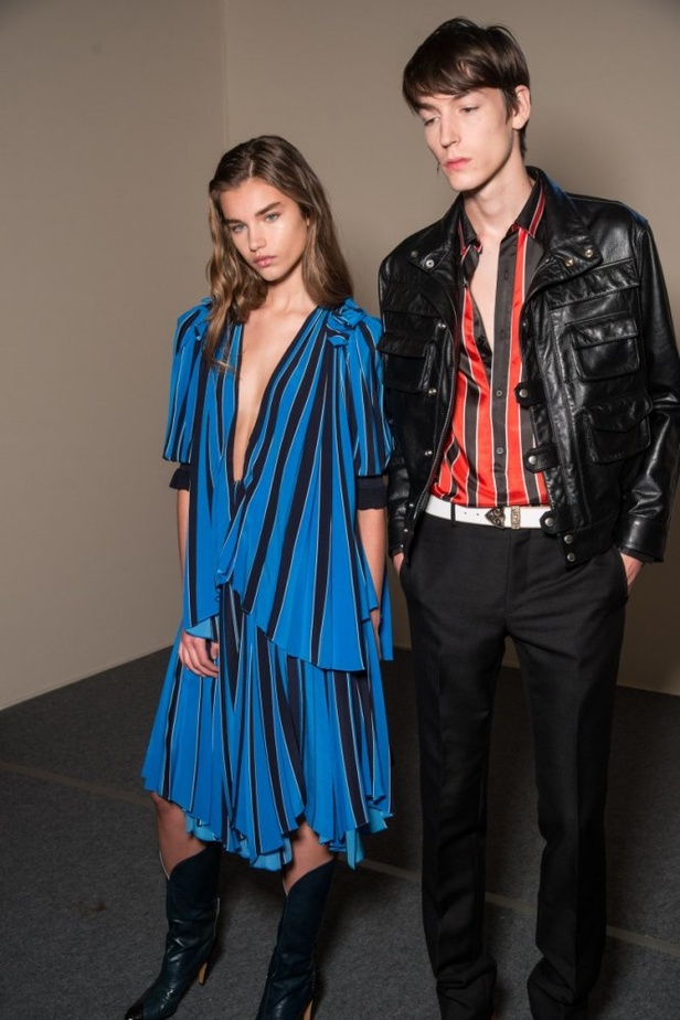 الكلاسيكية في مجموعة Givenchy لربيع وصيف 2018 في باريس