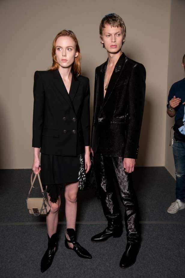 الكلاسيكية في مجموعة Givenchy لربيع وصيف 2018 في باريس