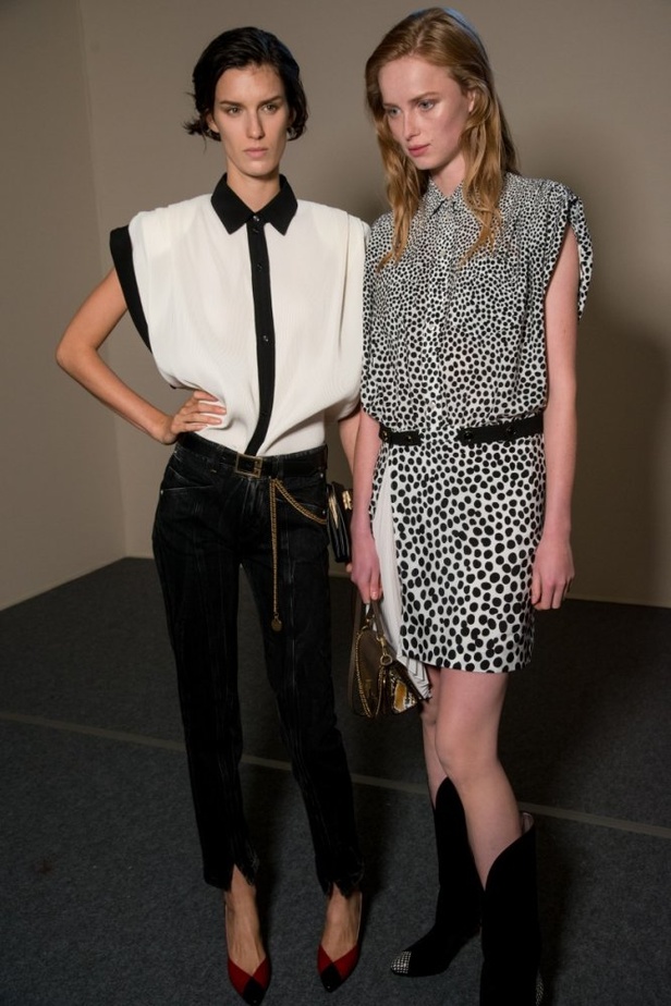 الكلاسيكية في مجموعة Givenchy لربيع وصيف 2018 في باريس