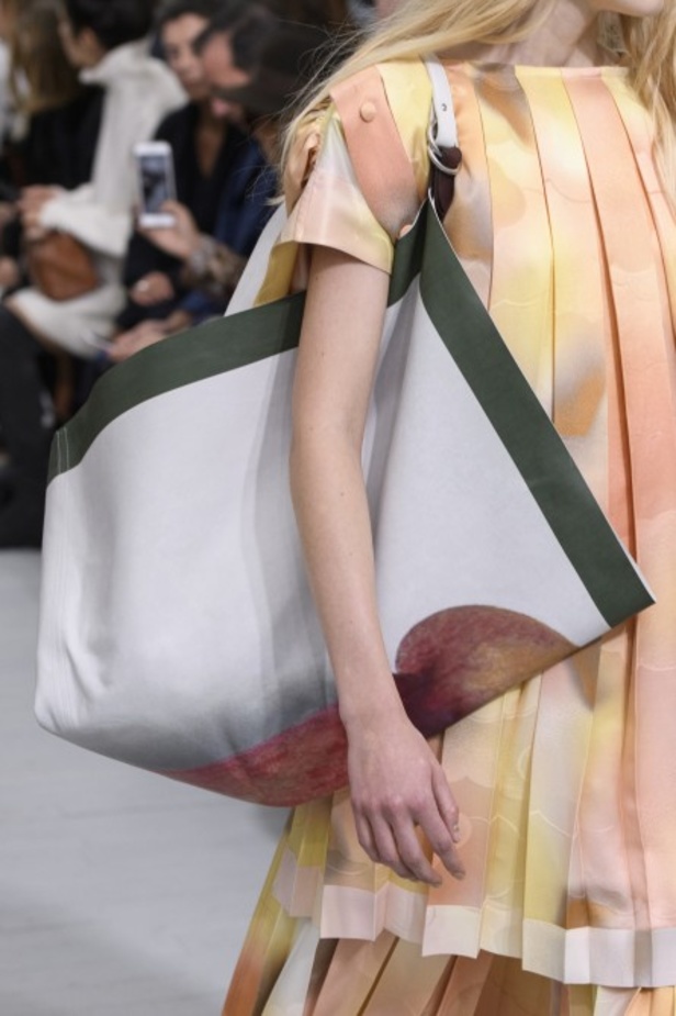 مجموعة Celine للأزياء الجاهزة لربيع وصيف 2018 !