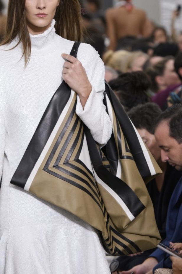 مجموعة Celine للأزياء الجاهزة لربيع وصيف 2018 !