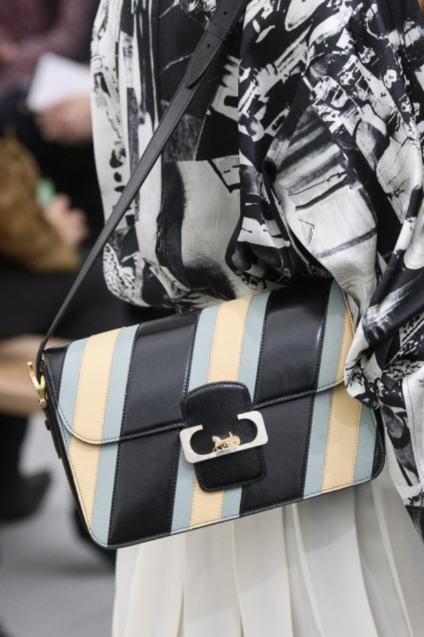 مجموعة Celine للأزياء الجاهزة لربيع وصيف 2018 !