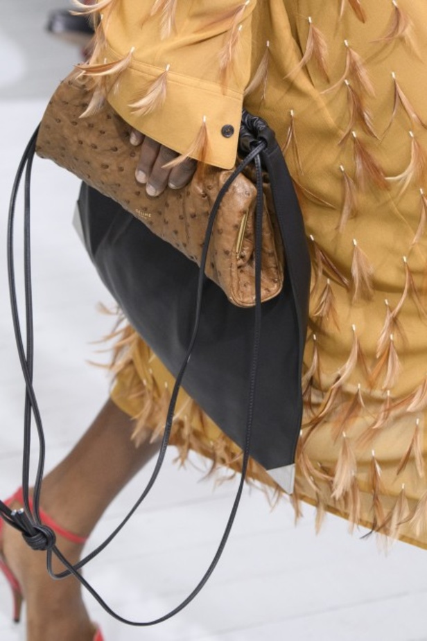 مجموعة Celine للأزياء الجاهزة لربيع وصيف 2018 !