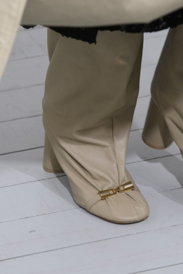 مجموعة Celine للأزياء الجاهزة لربيع وصيف 2018 !