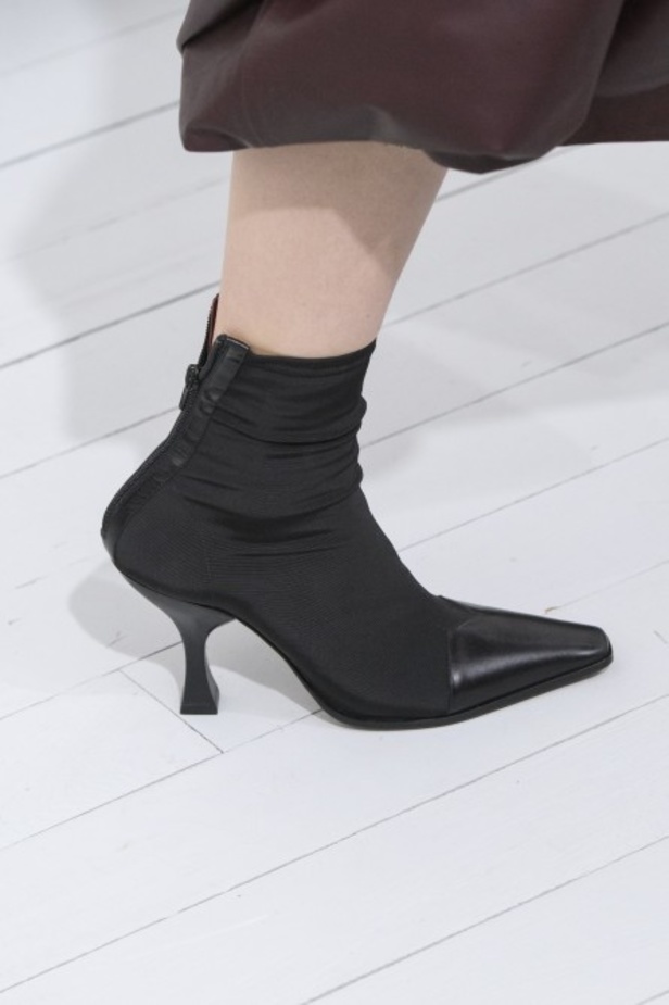 مجموعة Celine للأزياء الجاهزة لربيع وصيف 2018 !