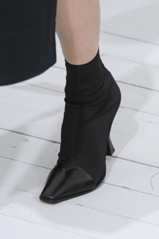 مجموعة Celine للأزياء الجاهزة لربيع وصيف 2018 !